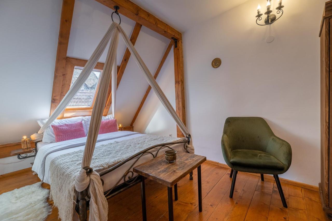 Boutique Hotel Von Graf Sighişoara Exteriör bild
