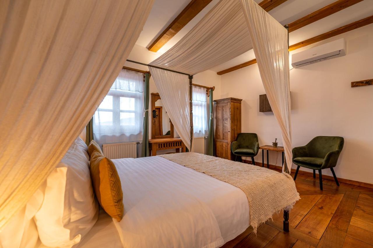 Boutique Hotel Von Graf Sighişoara Exteriör bild