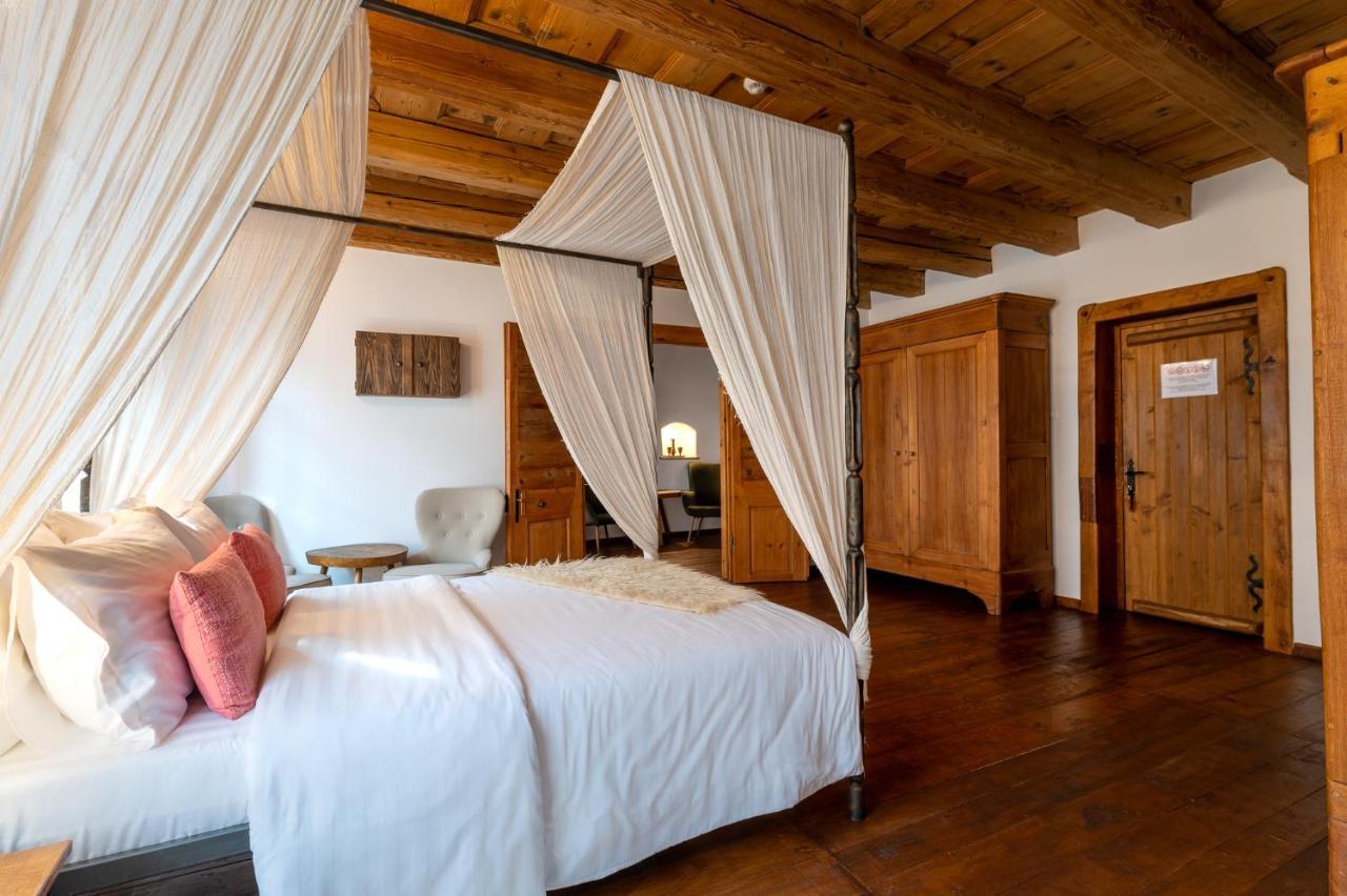Boutique Hotel Von Graf Sighişoara Exteriör bild