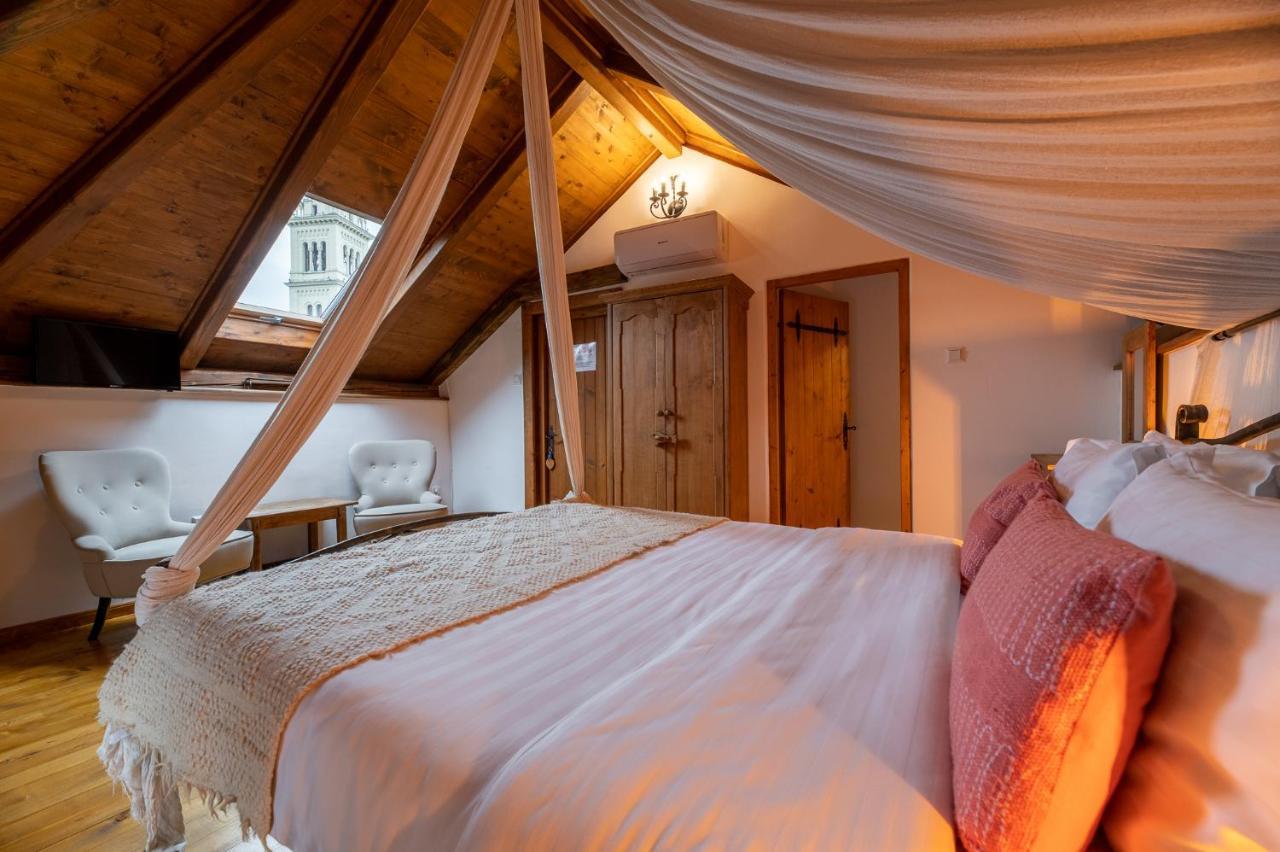Boutique Hotel Von Graf Sighişoara Exteriör bild