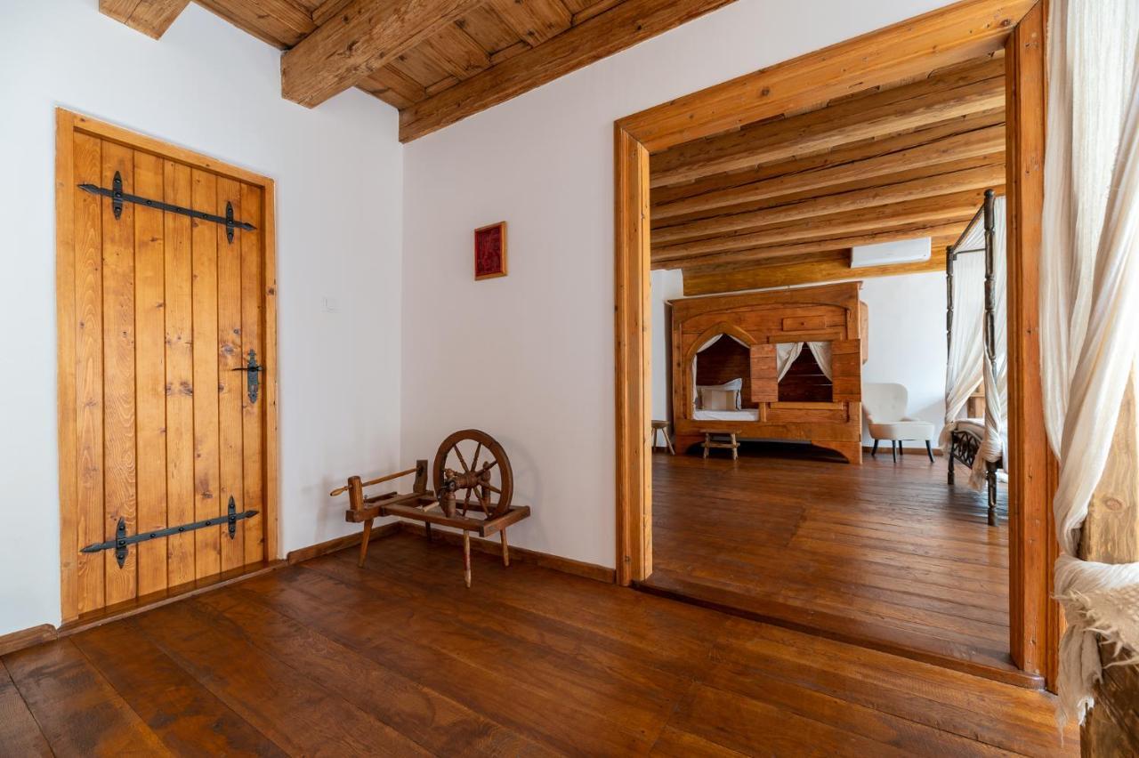 Boutique Hotel Von Graf Sighişoara Exteriör bild