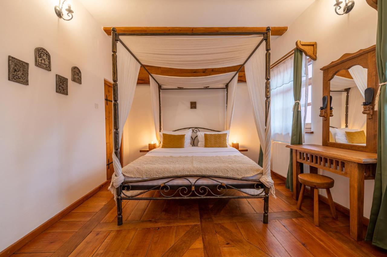 Boutique Hotel Von Graf Sighişoara Exteriör bild
