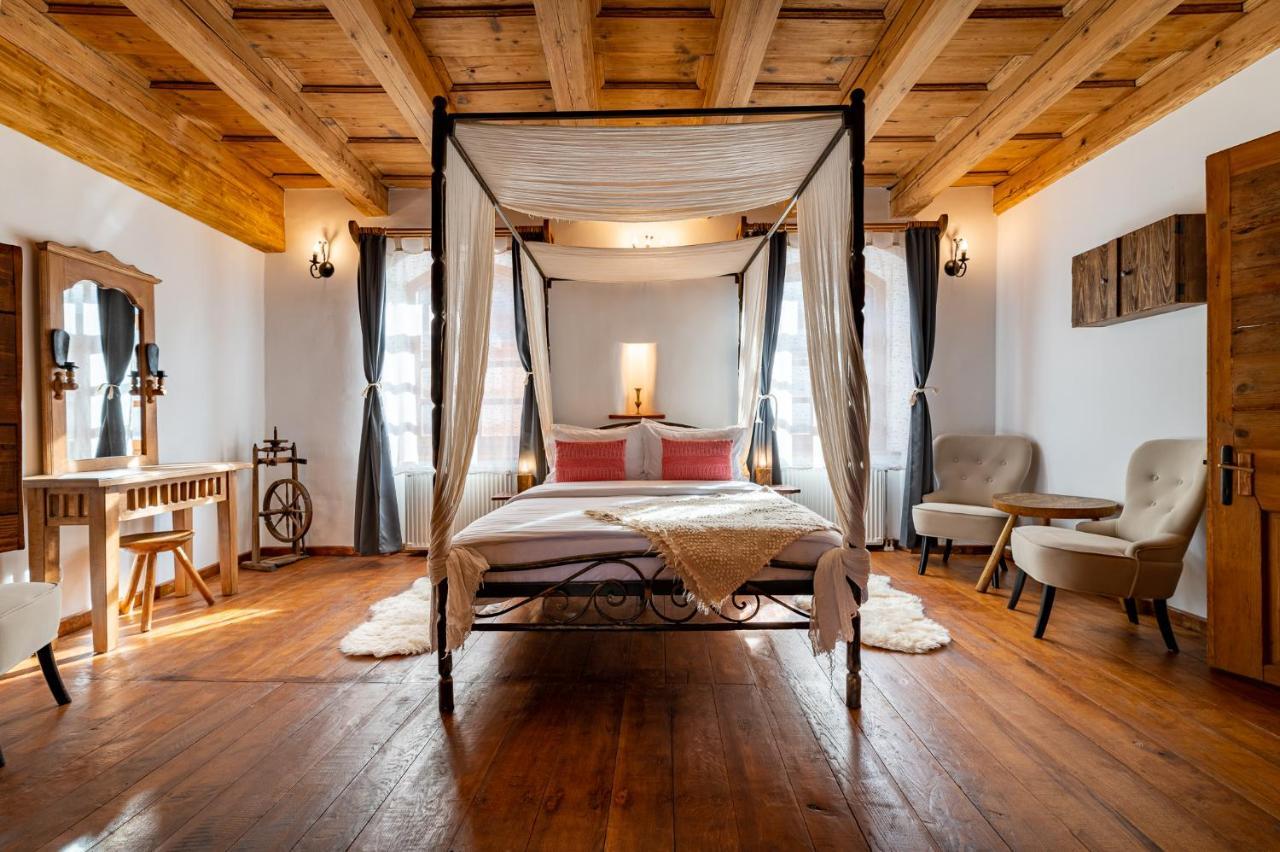 Boutique Hotel Von Graf Sighişoara Exteriör bild