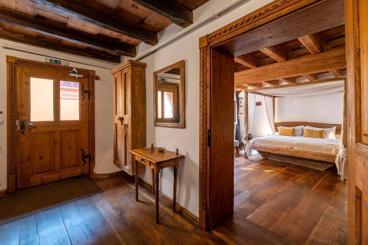 Boutique Hotel Von Graf Sighişoara Exteriör bild