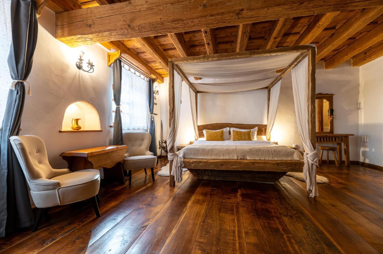Boutique Hotel Von Graf Sighişoara Exteriör bild