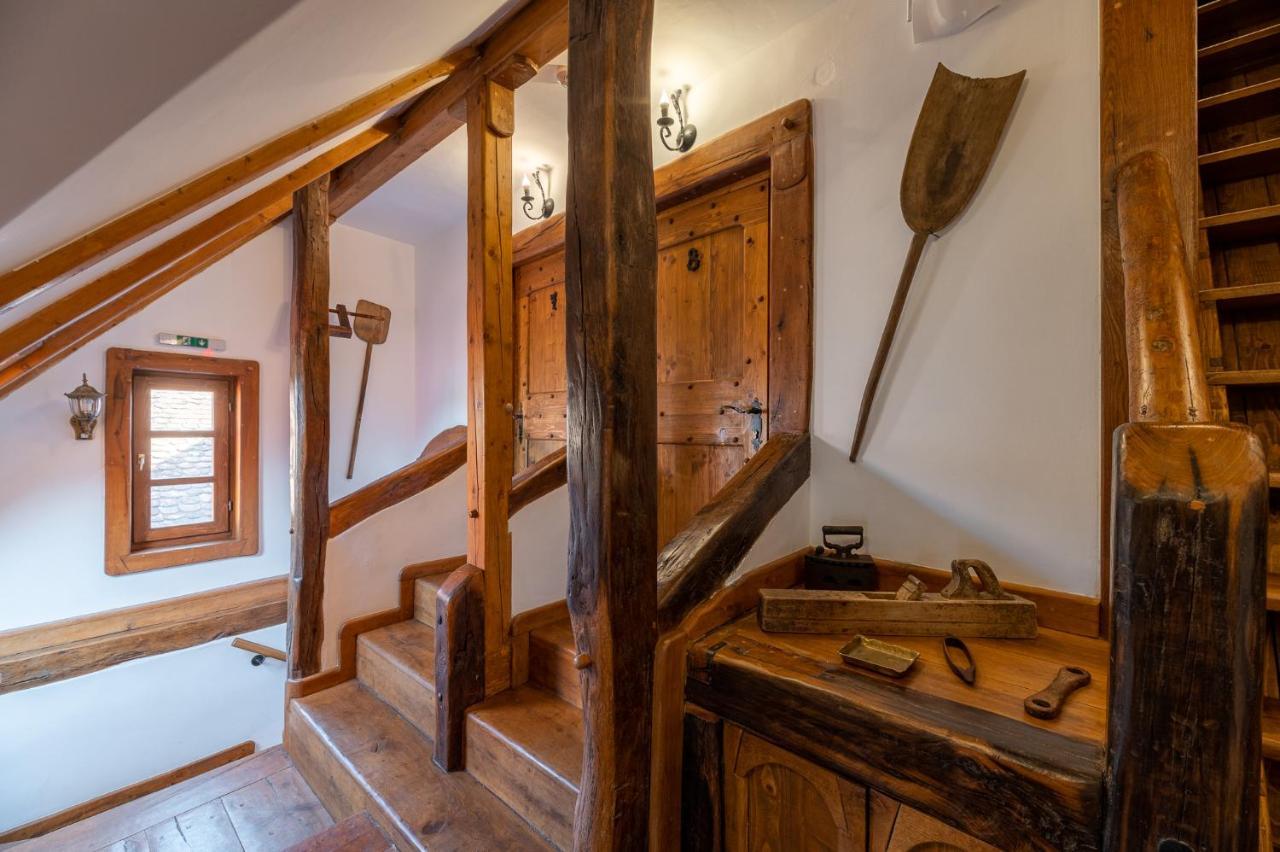 Boutique Hotel Von Graf Sighişoara Exteriör bild