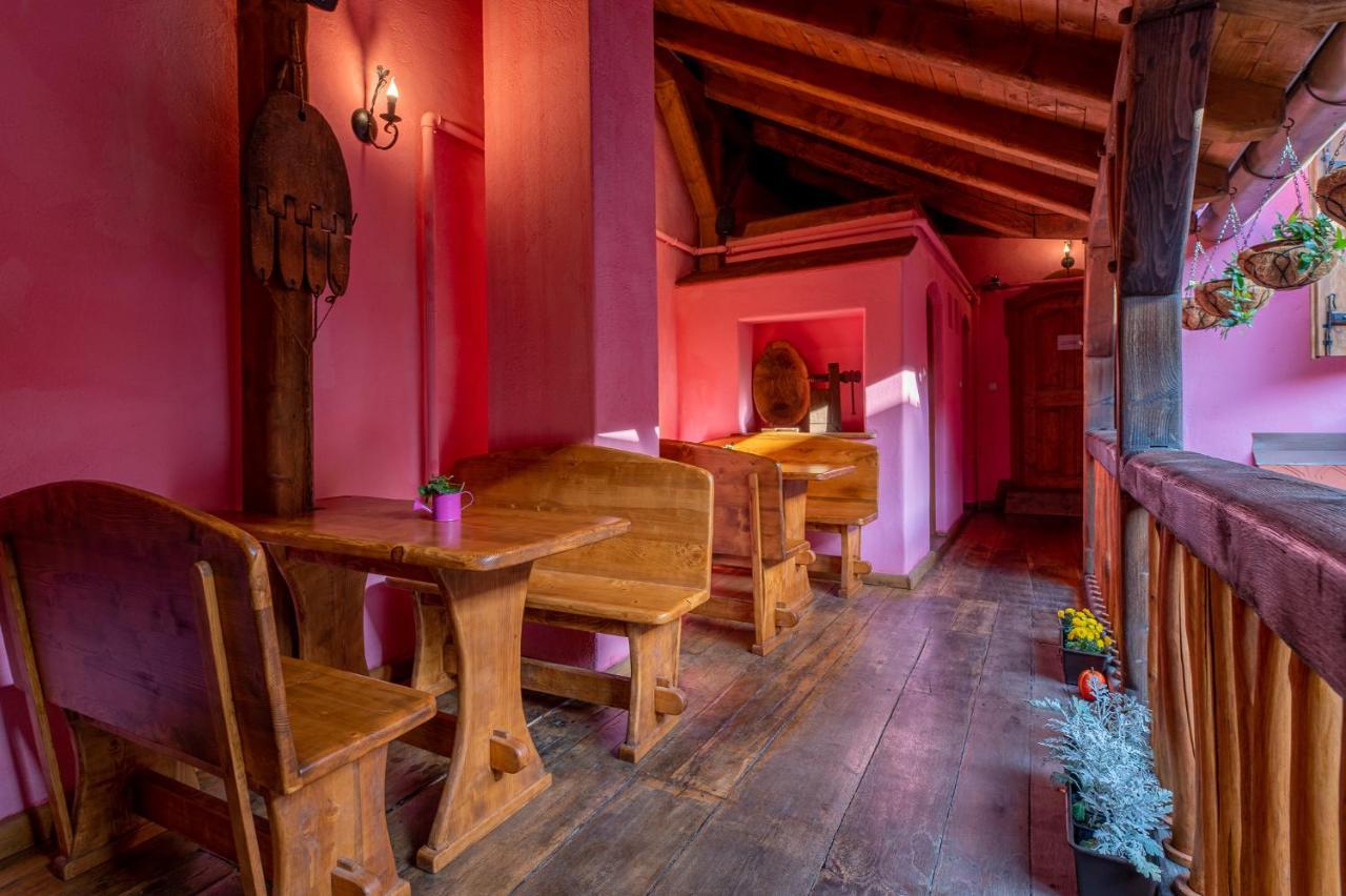 Boutique Hotel Von Graf Sighişoara Exteriör bild