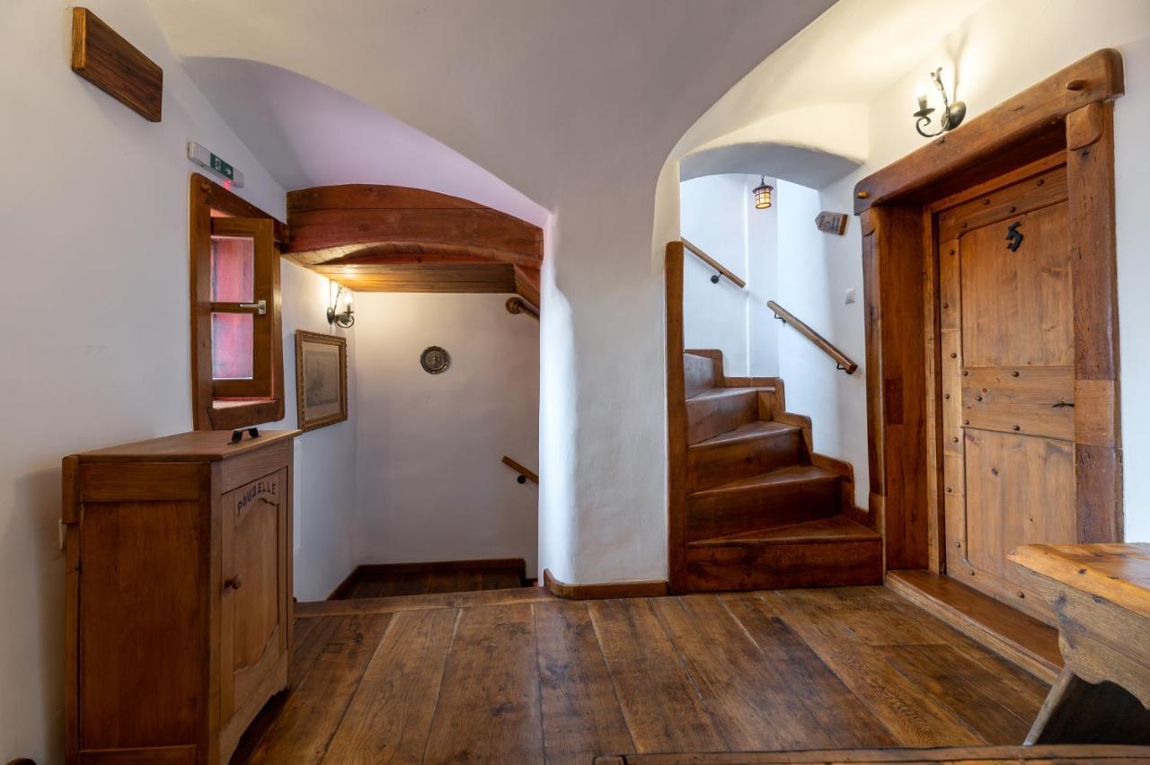 Boutique Hotel Von Graf Sighişoara Exteriör bild